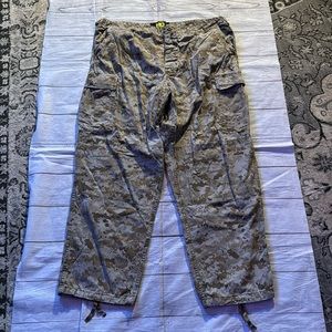 HQ Issue Digital Camo Cargo/BDU Pants Size X-Large Regular